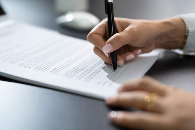 Сбер: российские предпринимательницы чаще всего страхуют сферу розничной торговли