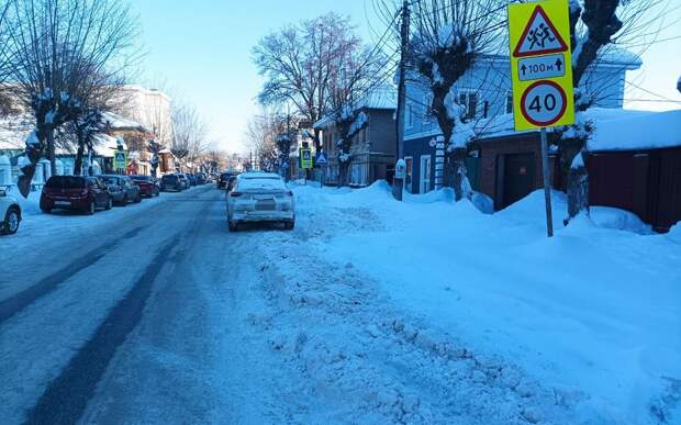 В Рязани водителей просят убрать машины с улицы Кудрявцева из-за уборки снега