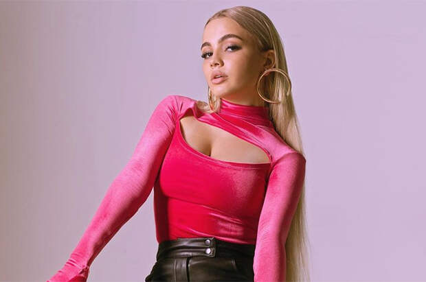 Стиль зумеров и тиктокеров: как одевается Валя Карнавал