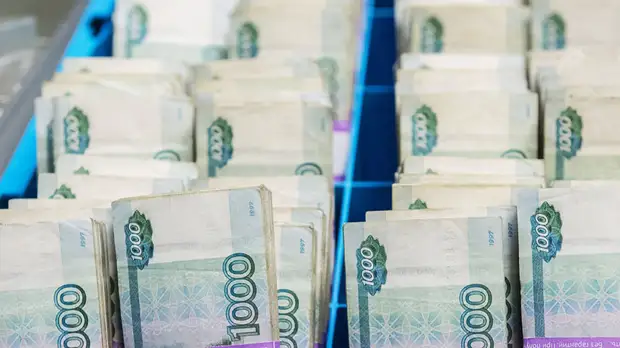 «Важное подспорье»: правительство направит 26 млрд рублей на выплаты неполным семьям и повышение зарплат бюджетникам