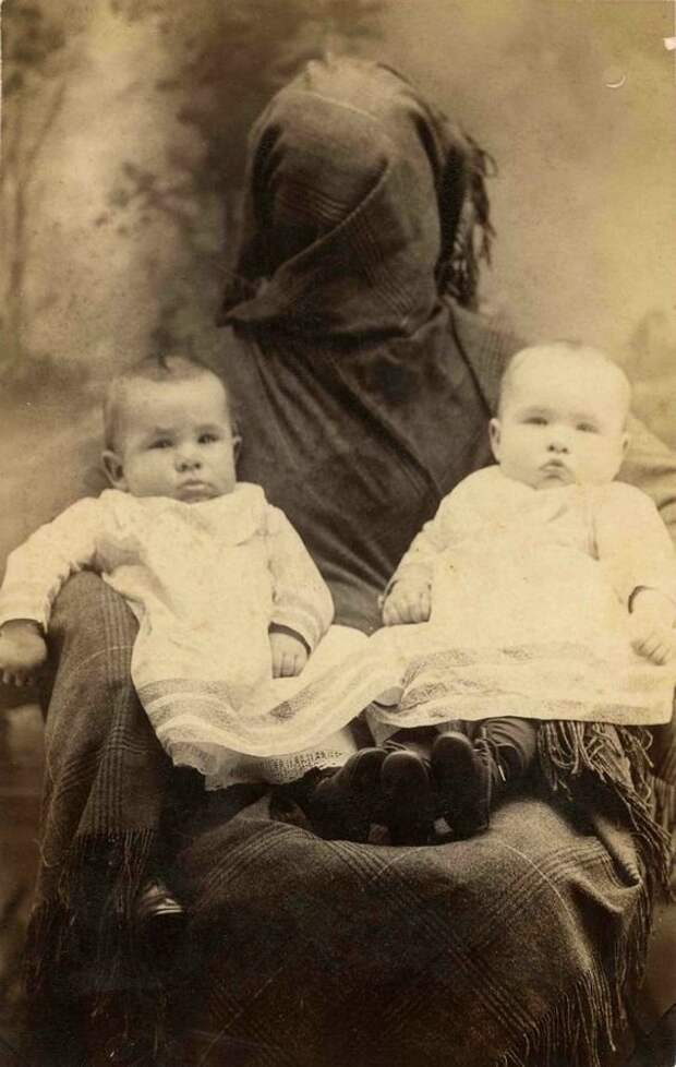 Сегодня детишкам пикселят лица, а раньше их мамам. Эти фото так и назывались "скрытая мать" жизнь, интересное, исторические фото, странности