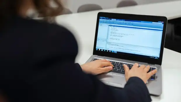 Санкционные войны: сколько безработных, что с зарплатами и как искать работу в Петербурге