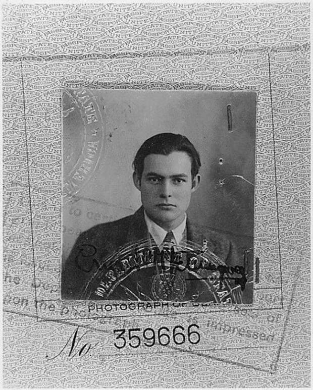 Фото на паспорт Эрнеста Хемингуэя, 1923 год