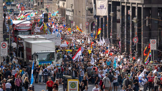 Путина в Берлин позвали не случайно: "Так жутко, что хочется Кремля"