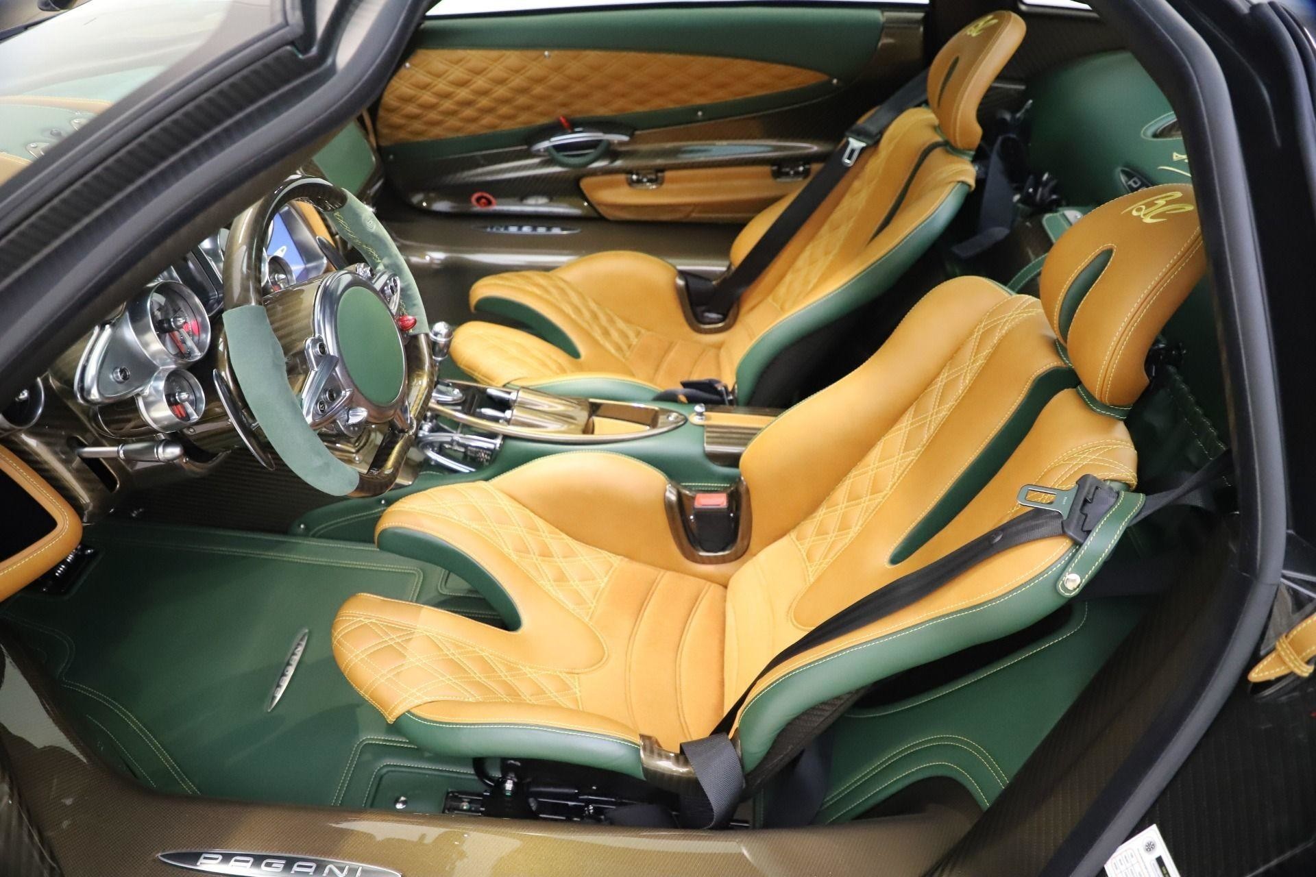 Гиперкар Pagani Huayra BC в необычном цвете