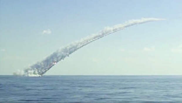 Запуск ракет Калибр с российских подлодок по объектам террористов в Сирии