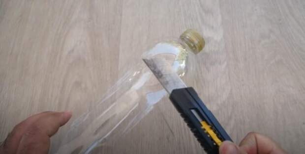Как соединить два отрезка трубы, используя только подручные материалы