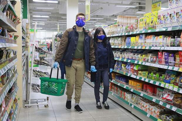 Кажется, покупатели начинают сходить с ума. Нервные все стали Фото: Мария ЛЕНЦ