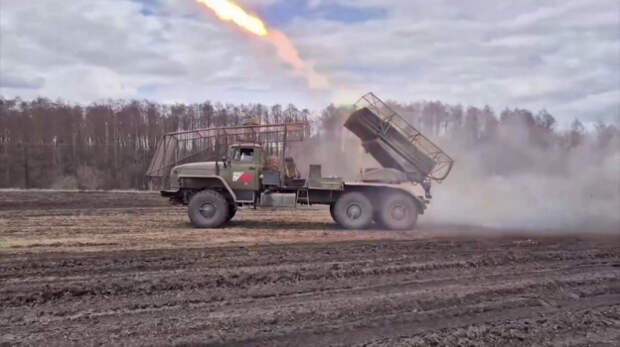 Расчёт РСЗО «Град» уничтожил скопление пехоты ВСУ в лесном массиве в Сумской области