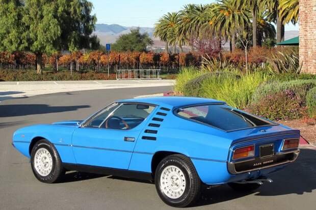 Редкое купе Alfa Romeo Montreal выставили на продажу (74 фото)