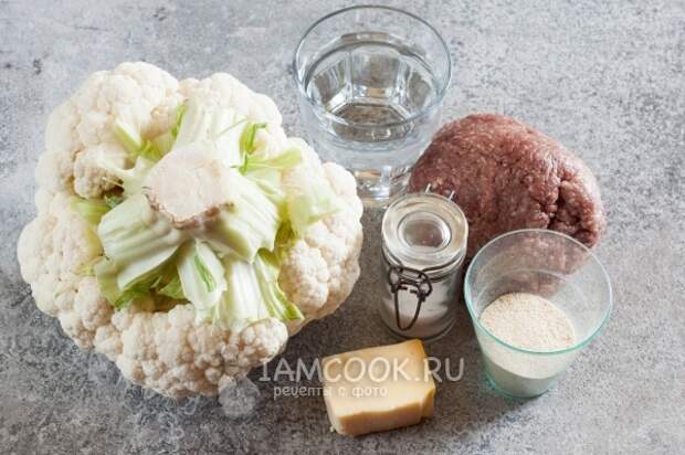 Ингредиенты для цветной капусты с фаршем, запеченной в духовке