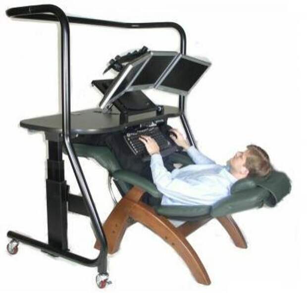 <B>Office Organix ErgoQuest 500.</B><BR> Вращающаяся под любым углом, хоть на 90 градусов, установка – отличная альтернатива спальному месту. Но благодаря легкости в управлении можно использовать ее по-разному: как кровать, и как обычное рабочее место с креслом. Рабочее место pce workstation