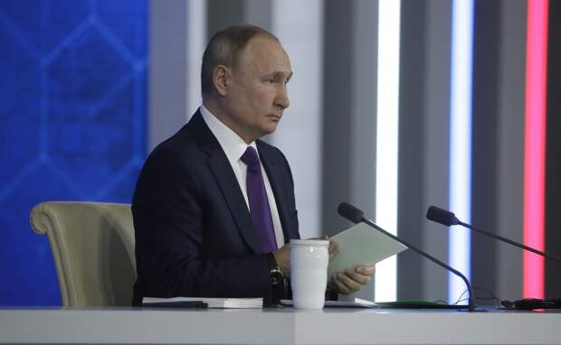 Путин освободил Владимира Толстого от должности советника президента России
