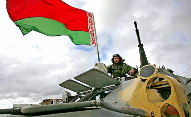 Лукашенко может потребовать вывести военных РФ из страны
