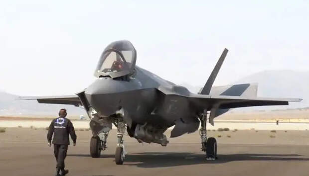 Посол РФ в Индии объяснил причину отказа США от демонстрационных полетов F-35 и F-16 на авиакосмической выставке Aero India 2025