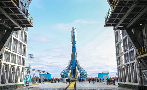 Вывоз ракеты «Союз-2.1а» с космическими аппаратами на стартовую площадку космодрома «Восточный» Вывоз ракеты «Союз-2.1а» с космическими аппаратами на стартовую площадку космодрома «Восточный»