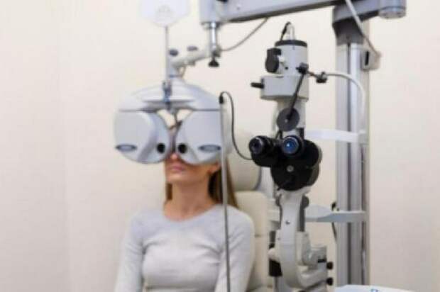 Хирург назвала опасные для зрения осложнения после блефаропластики