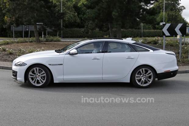 Jaguar XJ тестируют в Великобритании Jaguar XJ тестируют в Великобритании