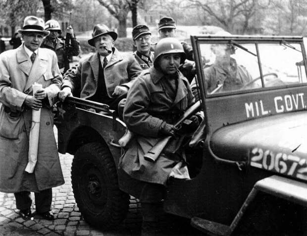 Феликс Люкнер в качестве переговорщика в апреле 1945, Галле
