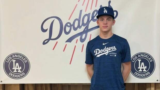 «Триумф титанического труда»: российский бейсболист Пуллес-Рябов подписал контракт с чемпионом MLB