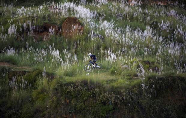 Мальчик на велосипеде