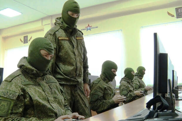 В окружном учебном центре ВВО в Хабаровском крае проводятся занятия по подготовке операторов беспилотных летательных аппаратов