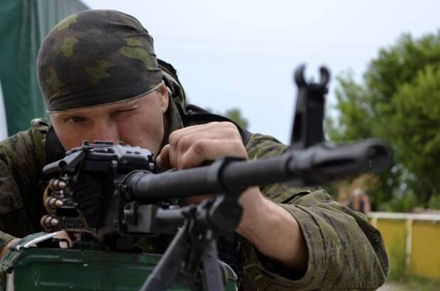 p4-putinbook-a-20140611-870x578