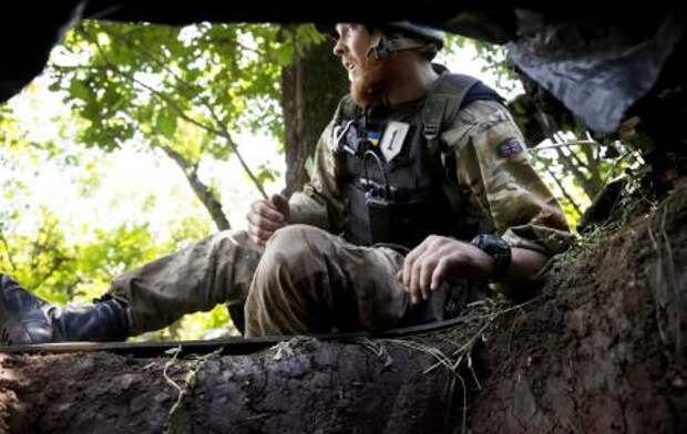 «Нью-Йорк Таймс»: украинская армия воюет глухой и немой