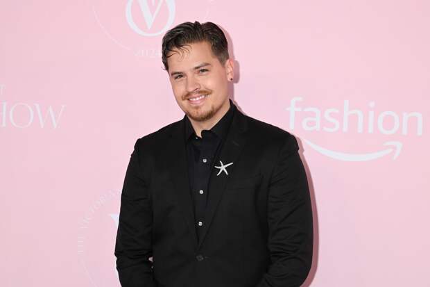 Майли Сайрус раскрыла тайный роман со звездой Disney