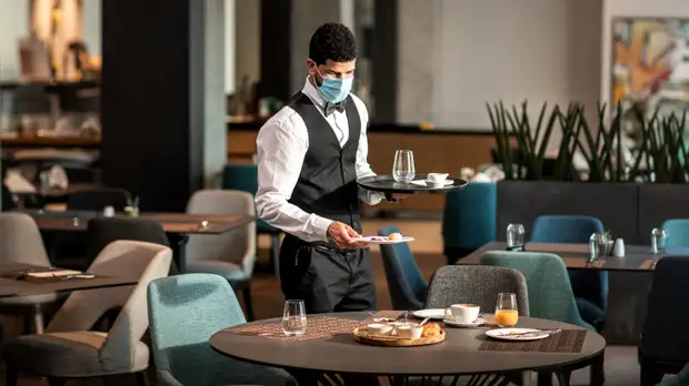 Ресторатор Рожниковский прокомментировал ограничительные меры в Москве