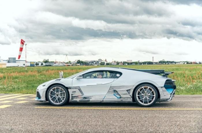 Bugatti тестируют новую модель гиперкара перед отгрузкой