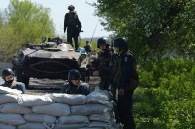 Ополченцы ДНР: украинские танки штурмуют поселок Ямполь Ополченцы ДНР: украинские танки штурмуют поселок Ямполь