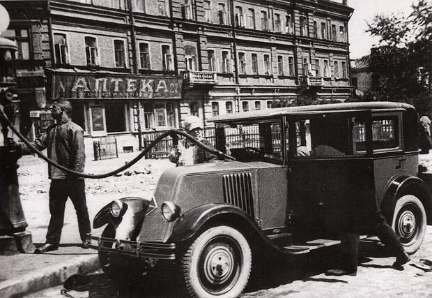 gasstation01 gasstation01 Бензоколонки в СССР история в фотографиях