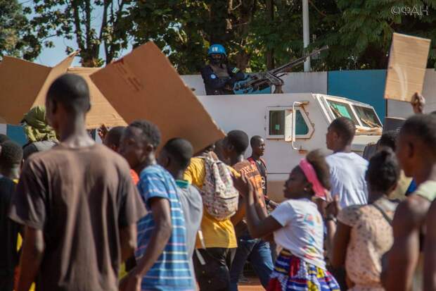 Центральноафриканцы устроили массовый митинг против продления мандата миротворцев ООН