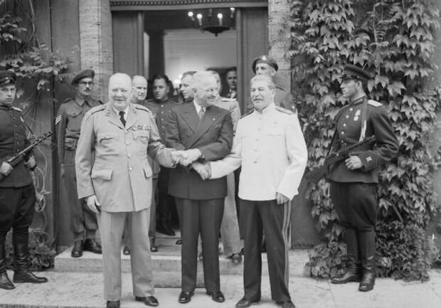 tild6138-6164-4131-b364-613537373234__churchill_truman_y_s.jpg
