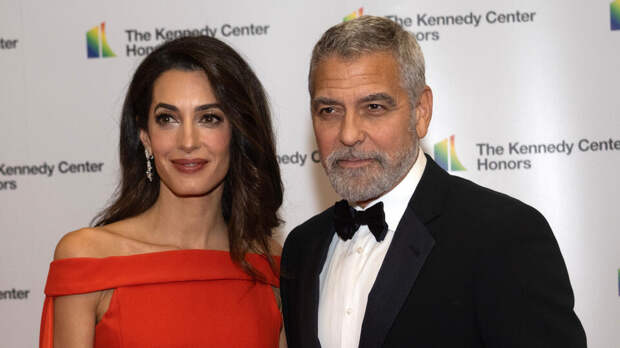 Жена Джорджа Клуни помогла МУС в подготовке заключения по ситуации в Газе