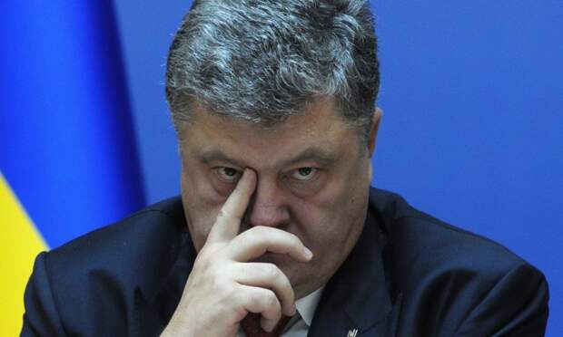 Порошенко как маньяк следит за всеми публикациями о себе в СМИ и Интернете