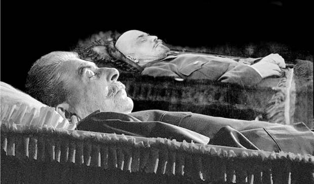 LENIN-I-STALIN-V-MAVZOLEE.jpg