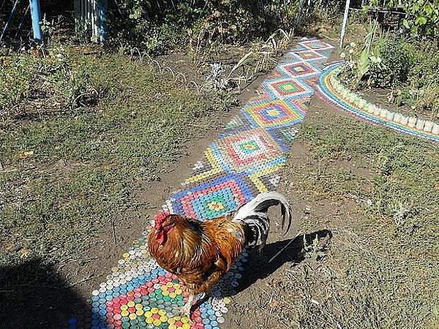 Садовая дорожка из крышечек!