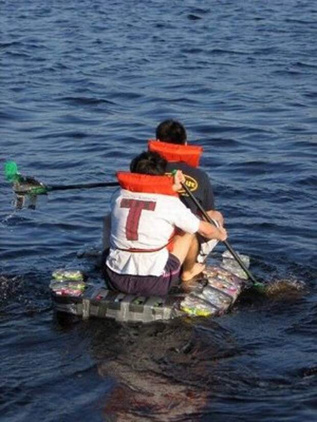 лодка из пластиковых бутылок