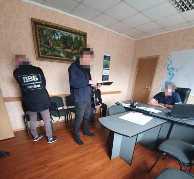Украинские полицейские жестоко избили криптовалютчика и «отжали» его ферму (ФОТО) | Русская весна
