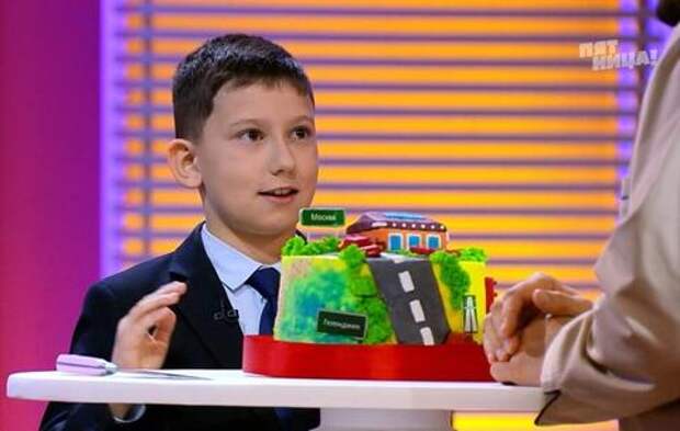 11-летний мальчик из Геленджика победил в известном шоу кондитеров, приготовив 10 тортов
