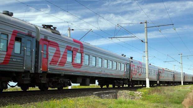 Самарские полицейские поймали подростка, бросавшего в поезда бутылки с водой