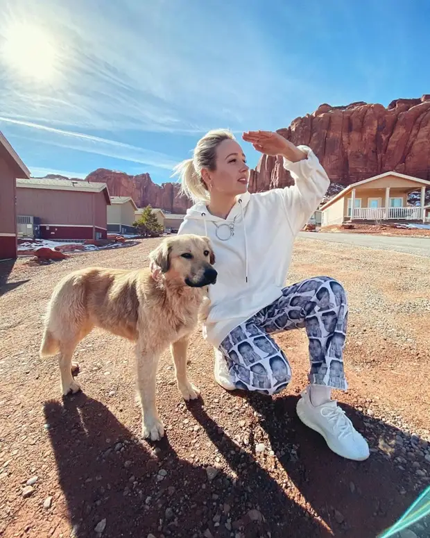 Клава Кока предстала в стильном образе