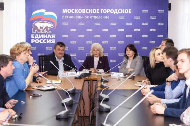 Участникам форума "Чистая страна" партии "Единая Россия" представили природоохранные проекты Московского НПЗ. Фото: riamo.ru