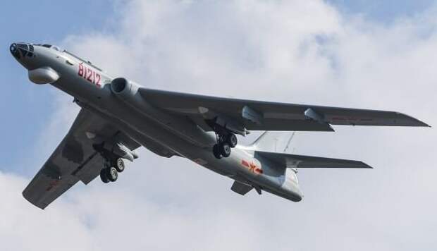 Китайский патрульный самолет Xian H-6 - полная копия советского Ту-16