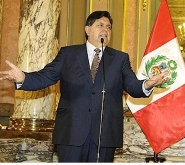 Экс-президент Перу пытался покончить с собой при задержании