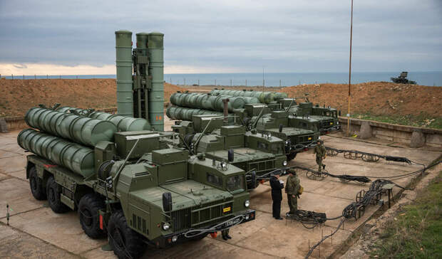 С Дальнего Востока в Белоруссию перебросили два дивизиона ракетных систем ПВО С-400