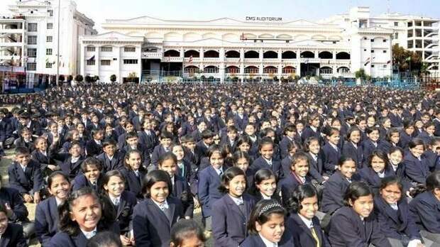 Самой многочисленной школой является школа Монтессори в Лакхнау, Индии.
