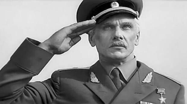 Георгий Юматов. Генерал-майор Алексей Трофимов. "Офицеры". СССР, кино, офицеры